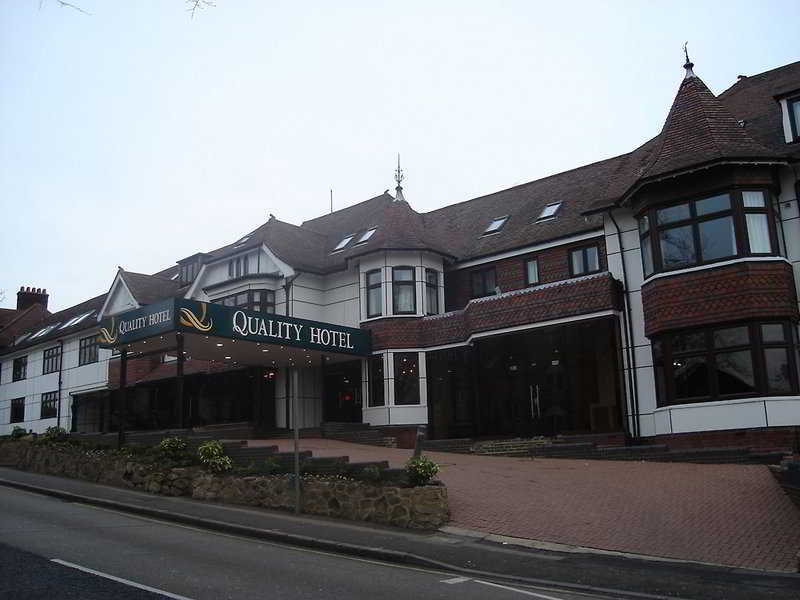 The Luton Hotel Exterior photo